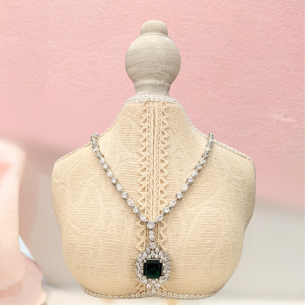 Simple Pendant Style Necklace