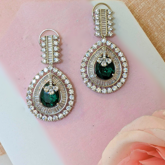 Shinning Green Drop Earrings